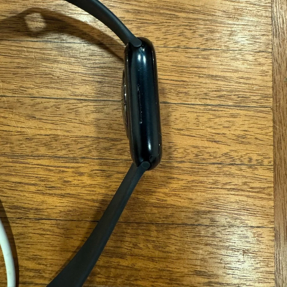 Apple Watch Series 8 45mm Midnight Aluminum Case with Sport Band (GPS) - Picture 6 of 6